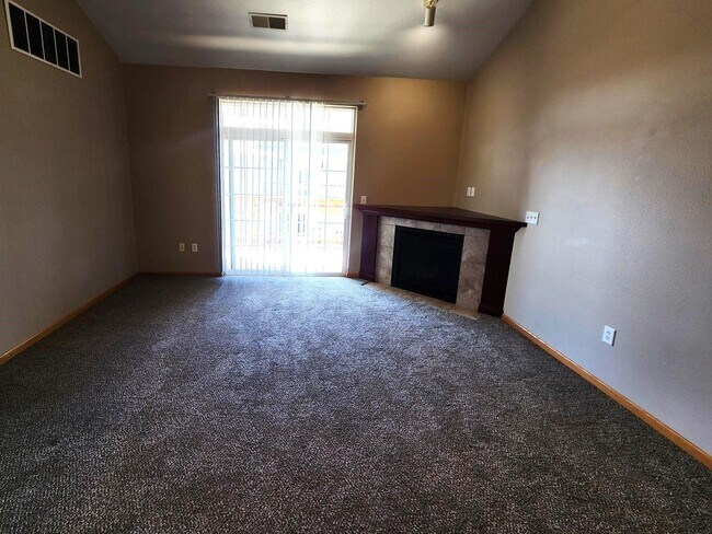 2190 W Lake Rd in North Liberty, IA - Building Photo - Building Photo