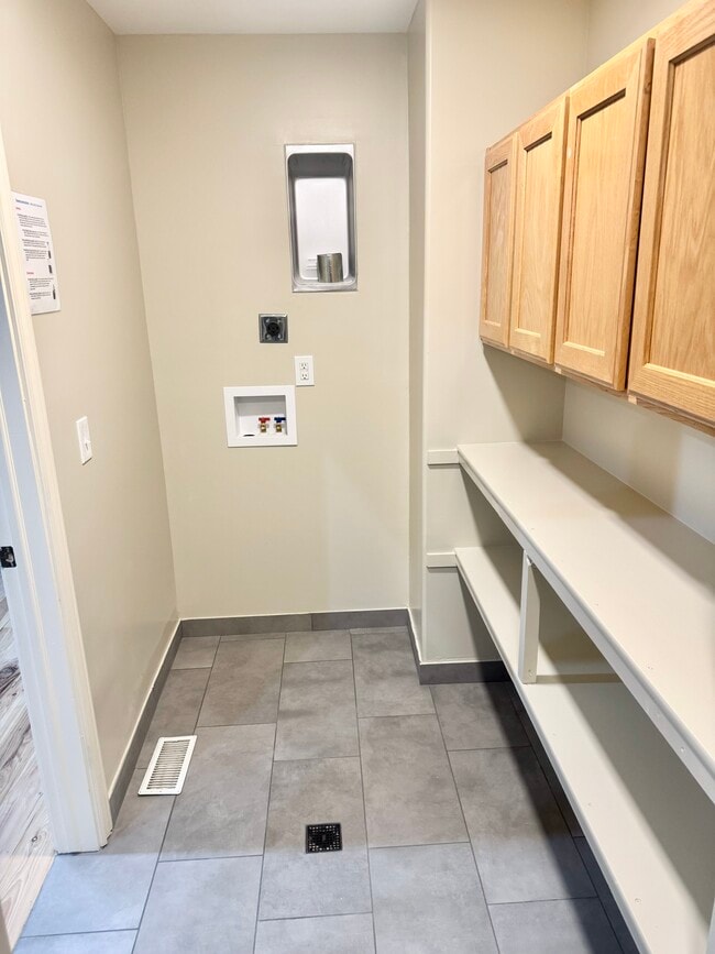 10369 S 2840 W in South Jordan, UT - Building Photo - Building Photo