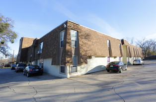 Windmill Apartments in Denton, TX - Foto de edificio - Building Photo