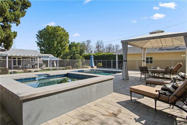 property at 6835 Aldea Ave