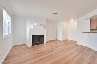 8600 W Charleston Blvd in Las Vegas, NV - Building Photo - Building Photo