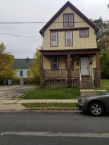 1946 N 22nd St in Milwaukee, WI - Building Photo