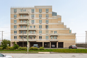 Beachwalk Landing in Long Beach, NY - Building Photo - Building Photo