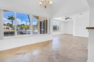 2273 SE 14th St in Pompano Beach, FL - Building Photo - Building Photo
