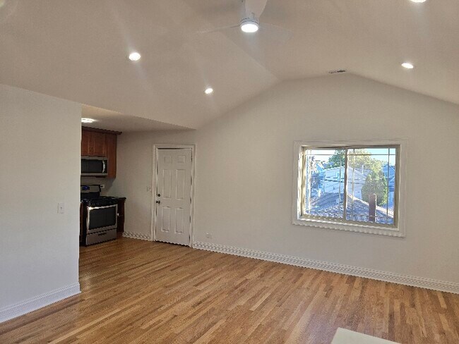 4737 W Warwick Ave in Chicago, IL - Building Photo - Building Photo