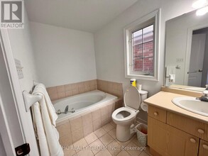 99 The Meadows Ave in Markham, ON - Building Photo - Building Photo