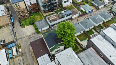 2736 W Evergreen Ave, Unit 4 in Chicago, IL - Foto de edificio - Building Photo