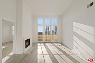 1225 Armacost Ave in Los Angeles, CA - Building Photo