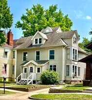 730 S Main St, Unit 1 in Decatur, IL - Building Photo