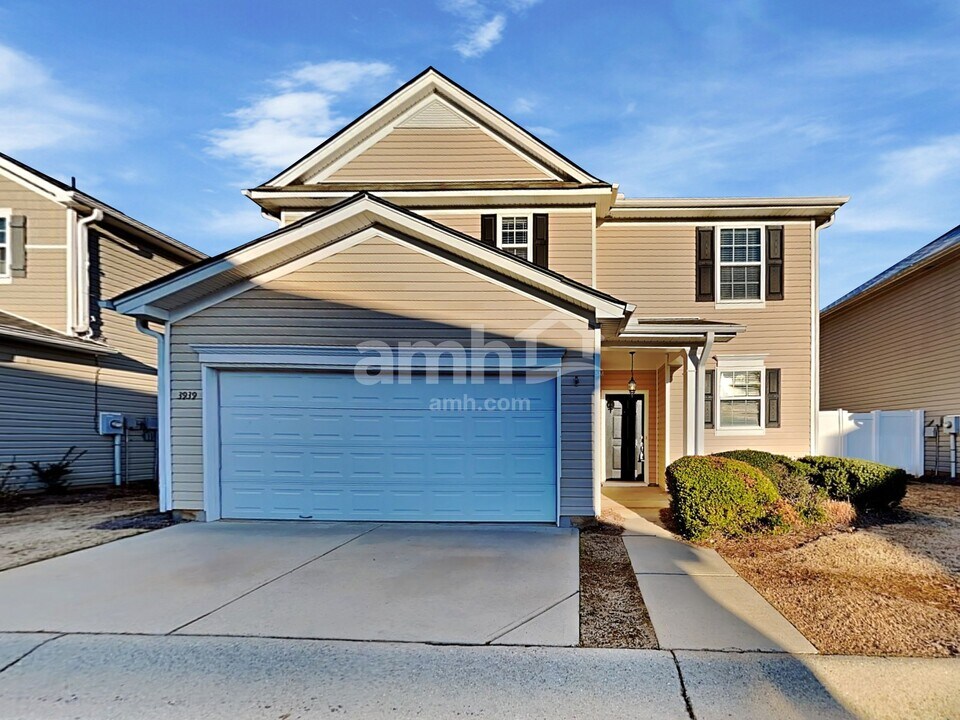 3939 Cutler Donahoe Way in Cumming, GA - Building Photo