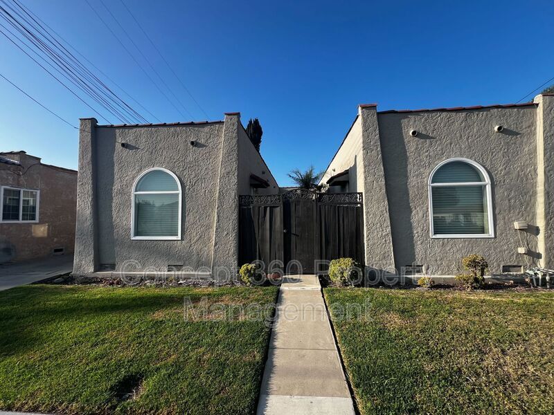 9853 1/2 Arkansas St in Bellflower, CA - Building Photo