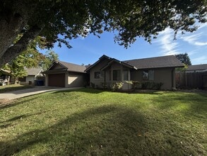 1728 Colin Ln in Modesto, CA - Building Photo - Building Photo