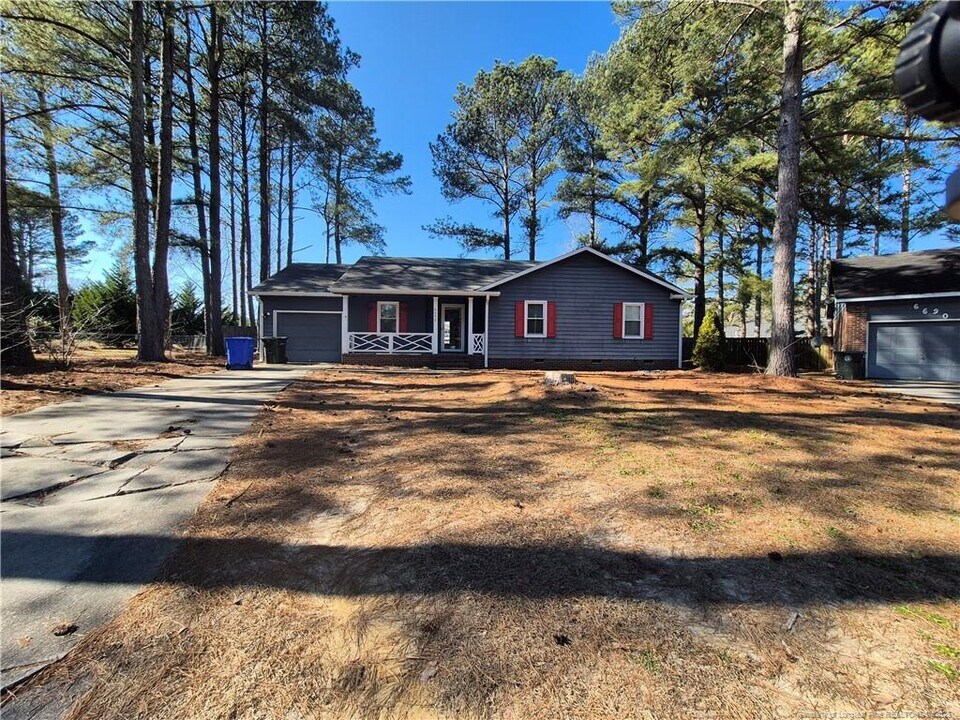 6692 Hanley Ct in Fayetteville, NC - Building Photo