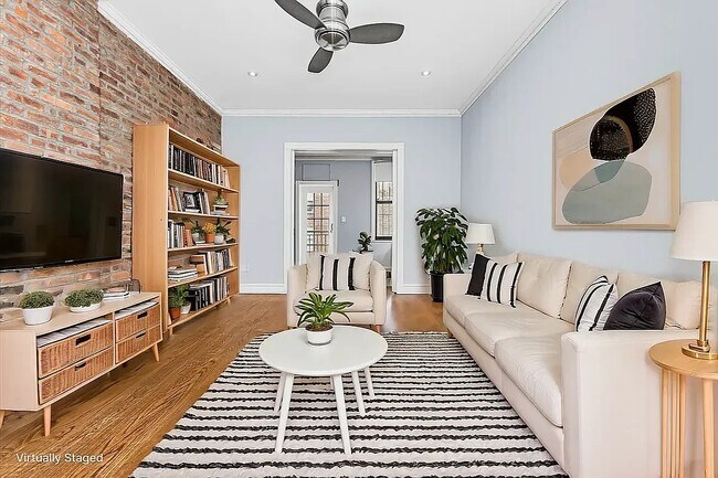 52 Barrow St in New York, NY - Building Photo - Building Photo