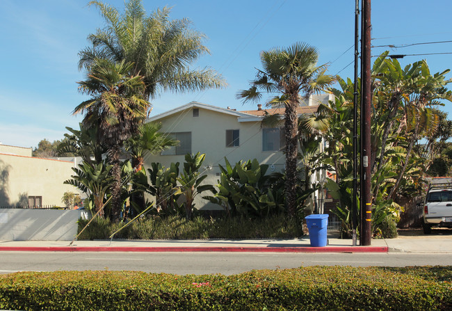 1915 4th St in Santa Monica, CA - Foto de edificio - Building Photo