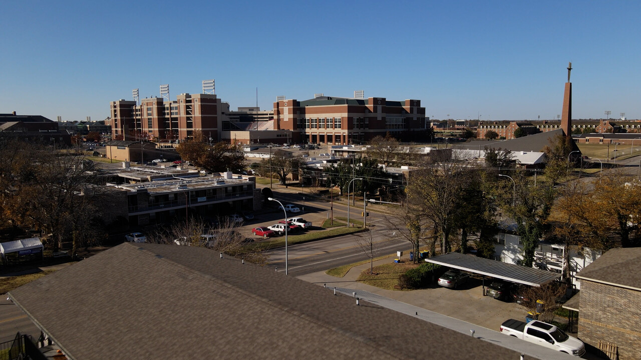 The Village in Stillwater, OK - Foto de edificio