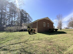 2105 Goodes Ferry Rd in South Hill, VA - Building Photo - Building Photo