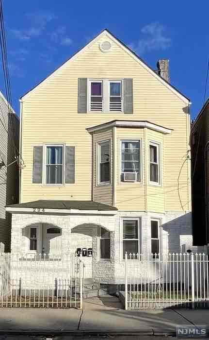 294 21st St in Irvington, NJ - Building Photo