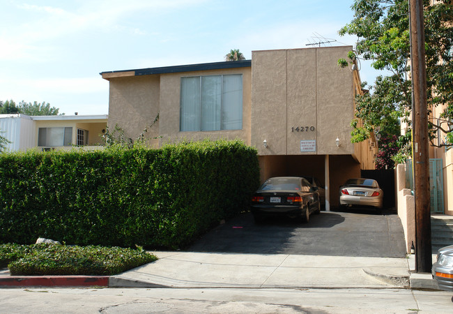 14270 Dickens St in Sherman Oaks, CA - Building Photo - Building Photo