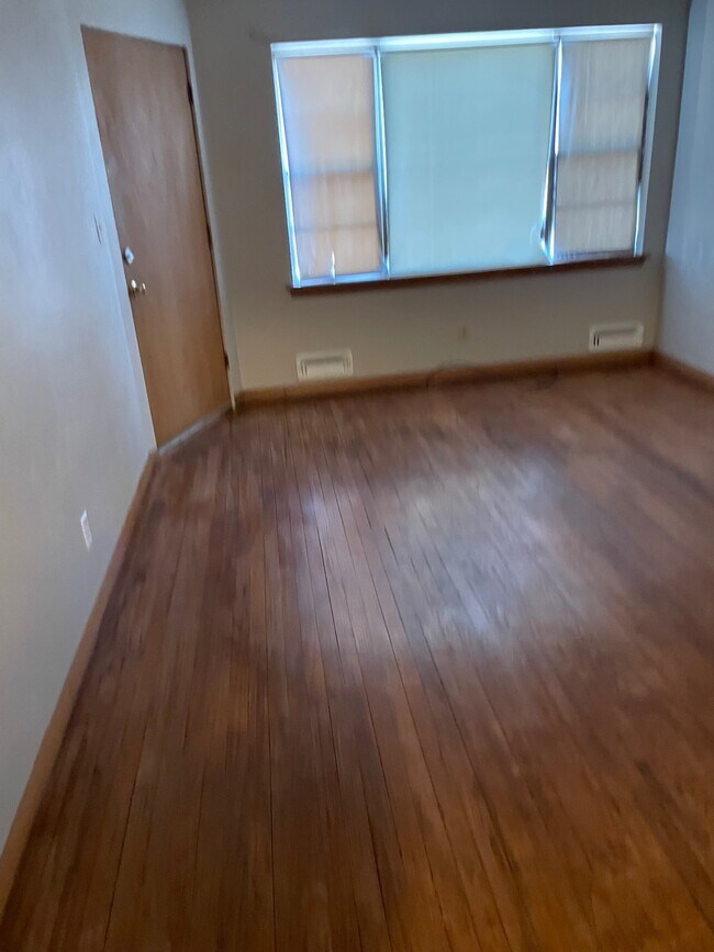 2104 36th St Apartments and Nearby Rock Island Apartments For Rent