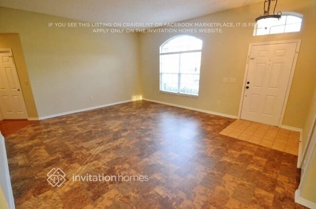 2005 Dumont Dr in Valrico, FL - Building Photo - Building Photo