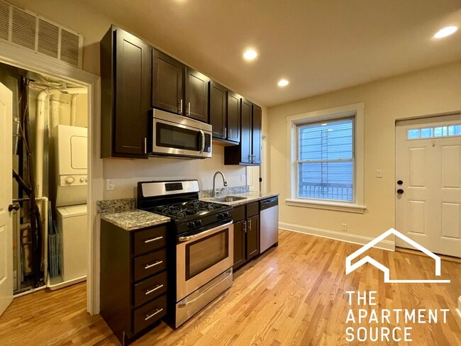 2643 W George St, Unit 2