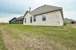 6024 Kinnick Dr in Edmond, OK - Building Photo