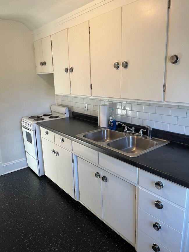 1134 1/2 W Spencer St, Unit Appleton Downtown Upper