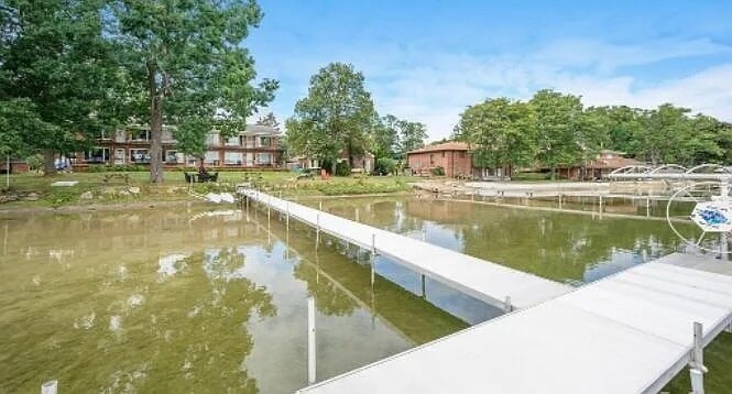 5375 Cooley Lake Rd, Unit 2 in Waterford, MI - Building Photo
