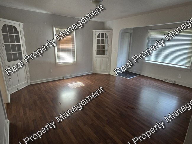 7703 W Taft St in Merrillville, IN - Building Photo - Building Photo