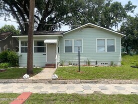 537 W 17th St in Jacksonville, FL - Building Photo