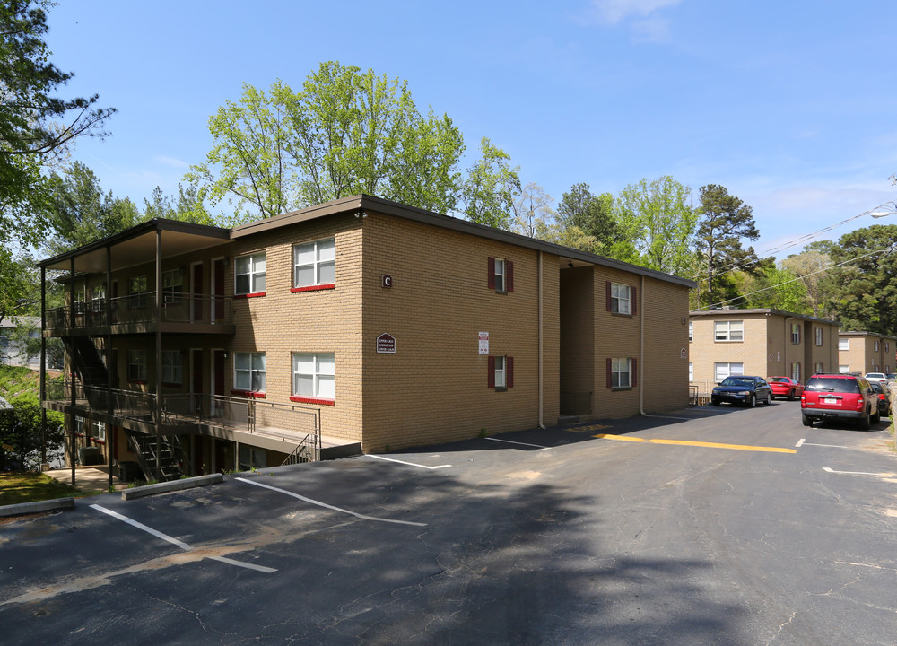 Woodland View Apartments in Atlanta, GA - Foto de edificio