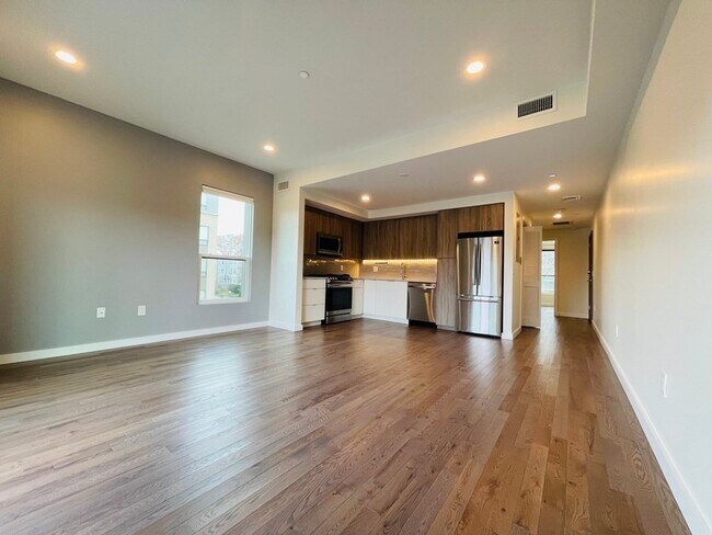 119 Hyde Park Ave-Unit -B in Boston, MA - Foto de edificio - Building Photo