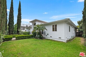 465 N Kilkea Dr in Los Angeles, CA - Building Photo - Building Photo