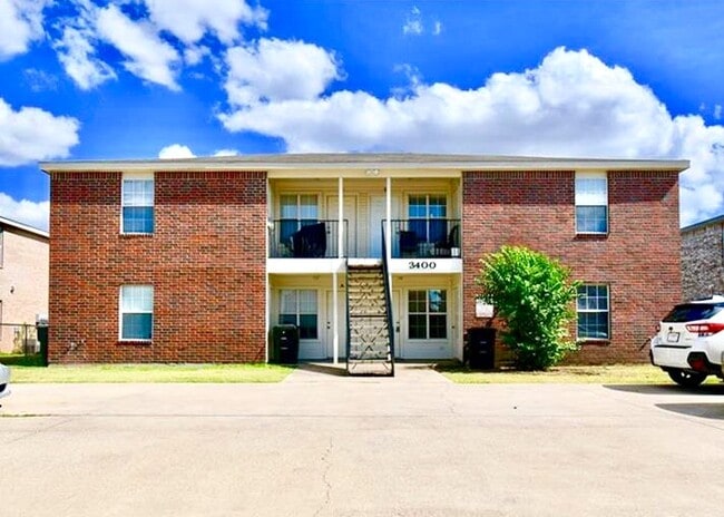 property at 3400 Hereford LN