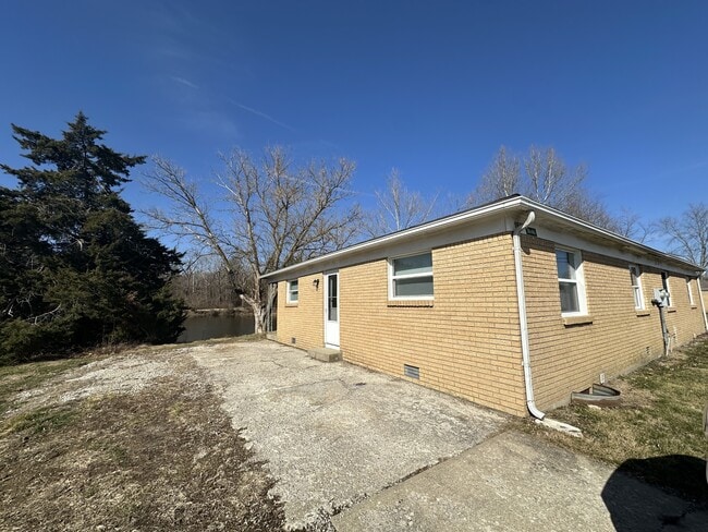 property at 1646 Tabortown St