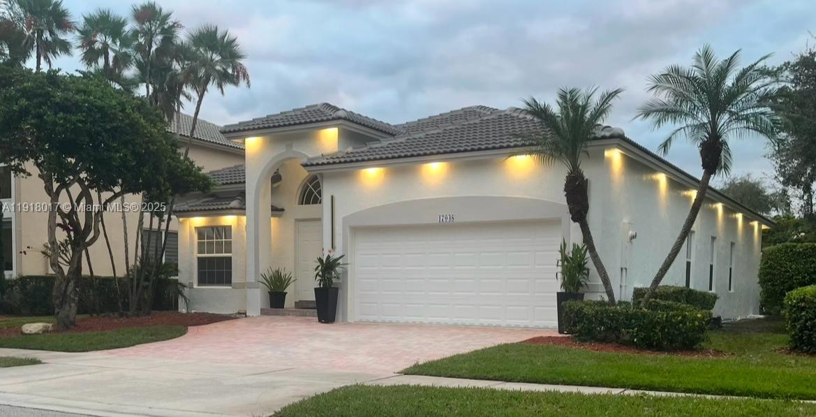 17048 NW 19th St in Pembroke Pines, FL - Foto de edificio