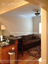 557 E Harris St in Savannah, GA - Building Photo - Building Photo