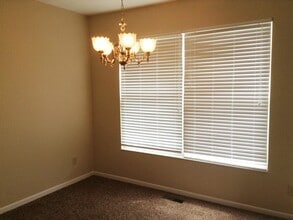 9021 Crimson Oak Dr in Florence, KY - Building Photo - Building Photo