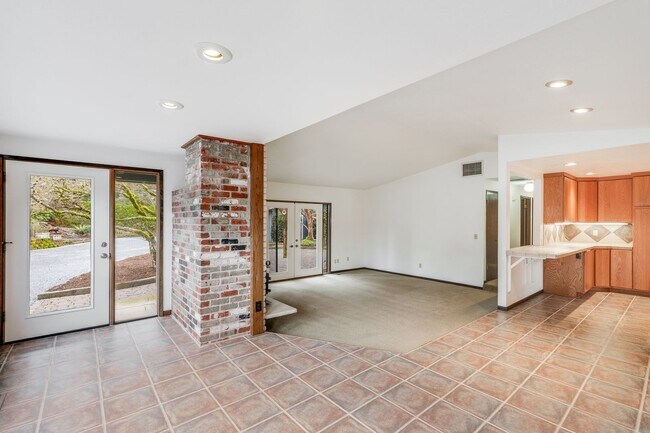 14389 SE Holly Vw Ct in Damascus, OR - Building Photo - Building Photo