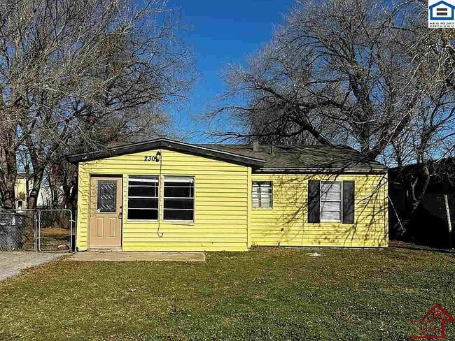 property at 2309 SW I Ave