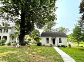 39505 Rodeffer Rd in Lovettsville, VA - Building Photo