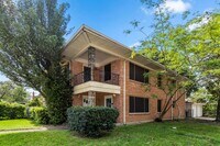 2602 Oakdale St photo'