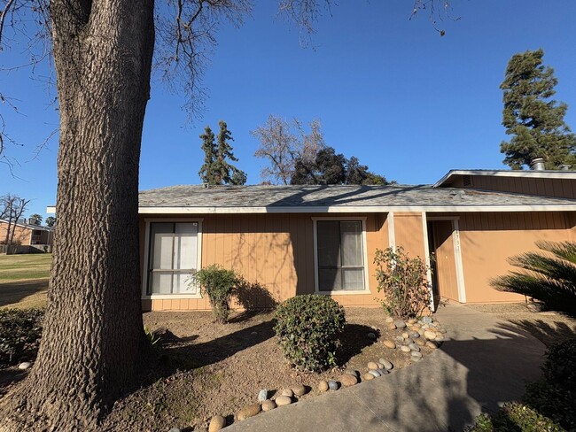 4731 W School Ave in Visalia, CA - Building Photo - Building Photo