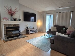 198 Robertson Way in Lincoln Park, NJ - Building Photo - Building Photo