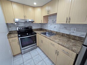 4715 NW 7th St in Miami, FL - Building Photo - Building Photo