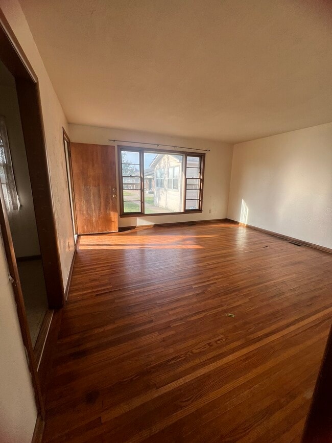 property at 115 N 3rd St