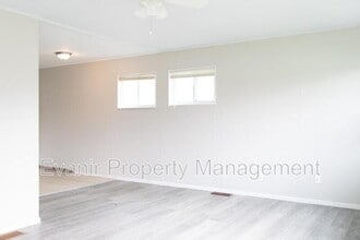 2908 Ghent Ave in Dayton, OH - Building Photo - Building Photo