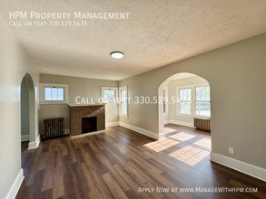 1259 Oxford Ave NW in Canton, OH - Building Photo - Building Photo