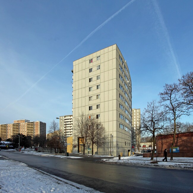 Antrim Apartments in Toronto, ON - Building Photo - Building Photo
